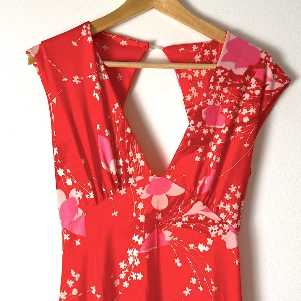Elegant Red Floral Maxi Dress - Picture 3 of 8